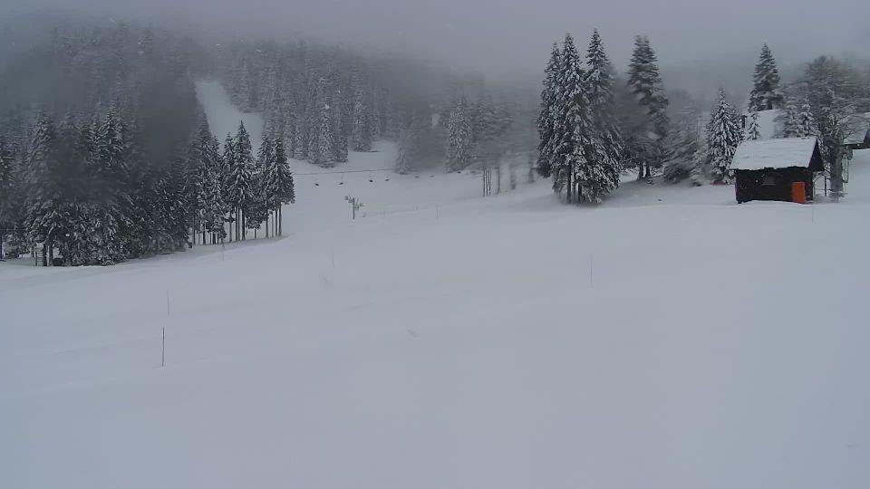 Zelezniki: Litostrojska koča Soriška planina