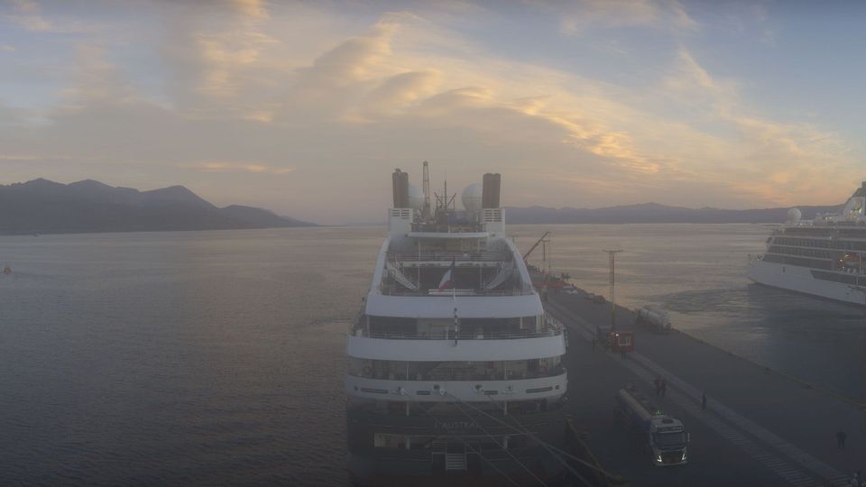 Stromness: Hapag-Lloyd Cruises - HANSEATIC inspiration