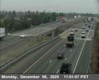 Tracy › South: 33 - WB I-205 East of MacArthur Drive