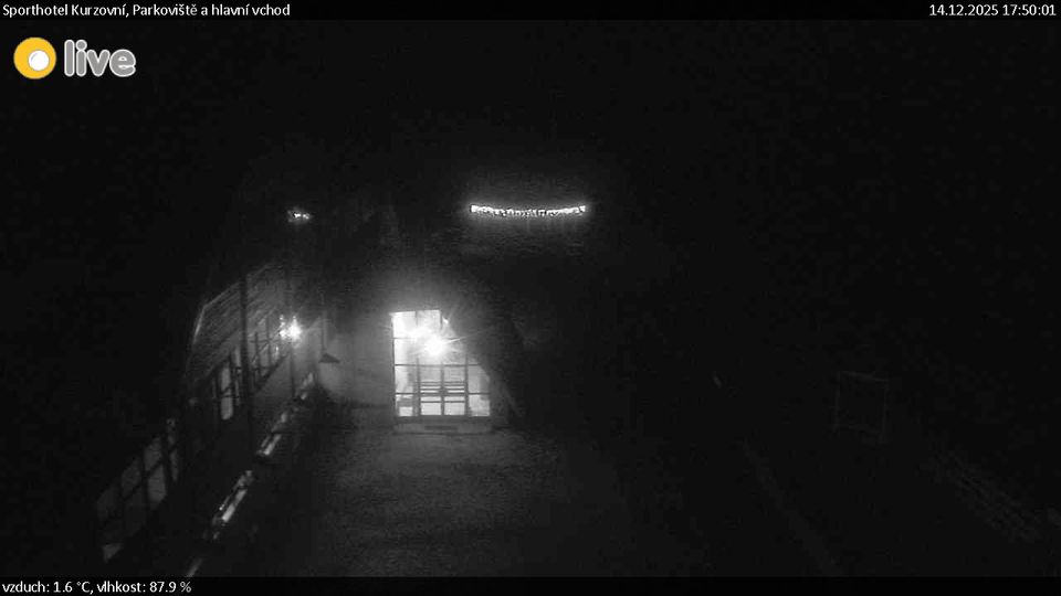 Rejhotice: Sporthotel Kurzovní - Parkoviště a hlavní vchod