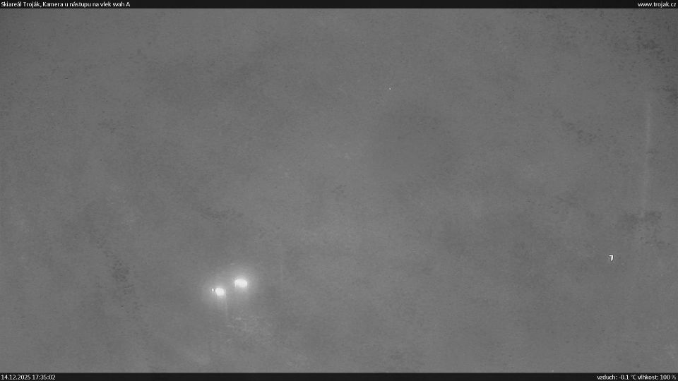 Rajnochovice: Skiareál Troják - Kamera u nástupu na vlek svah A