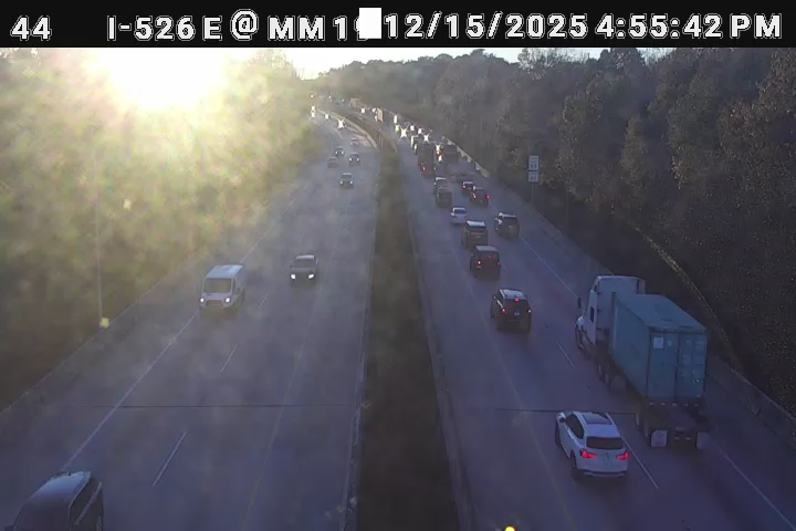 North Charleston: I-526 E @ MM 19