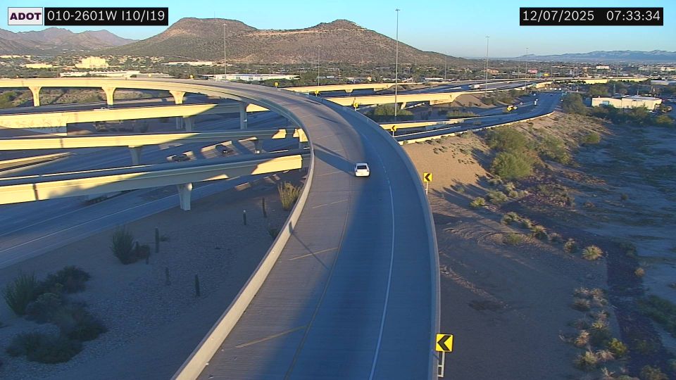 South Tucson › West: I-10 WB 260.10 @I-19
