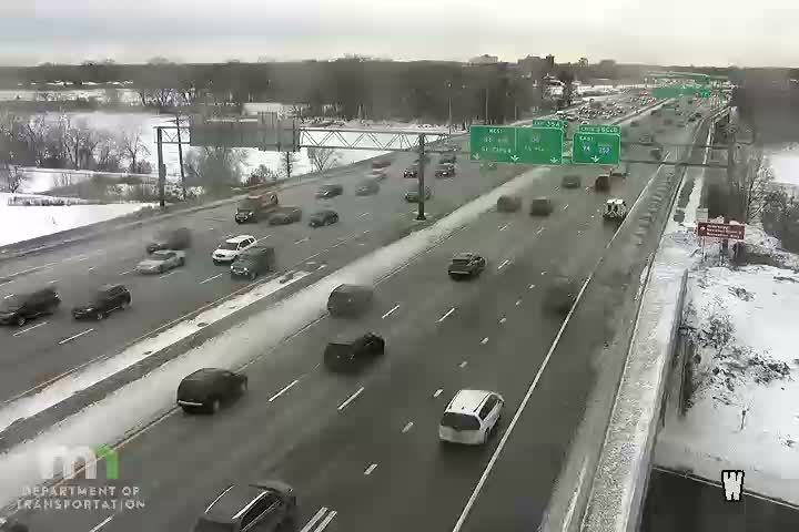 Fridley: I-694 WB @ East River Rd NB (pole 694.36.19)