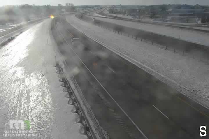 Owatonna: I-35 NB @ Co Rd 9 (MP 45.4)
