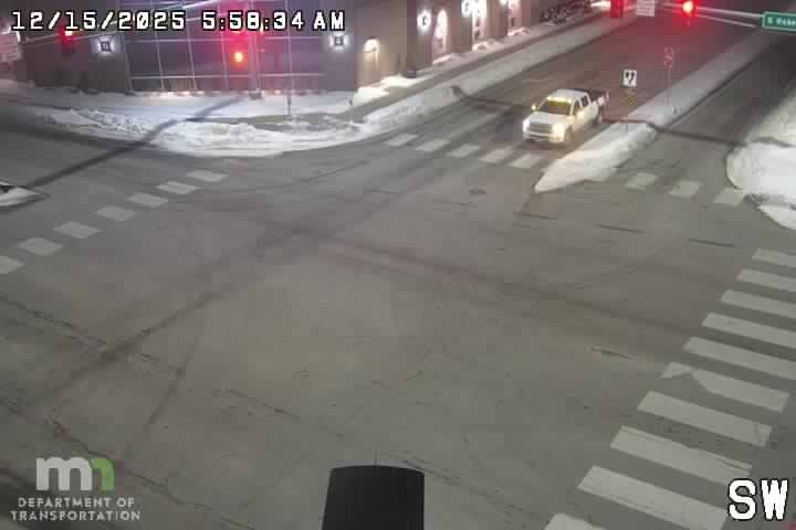 West St. Paul: Robert St NB @ Wentworth Ave