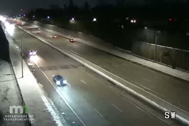 Golden Valley: T.H.100 NB N of Duluth St