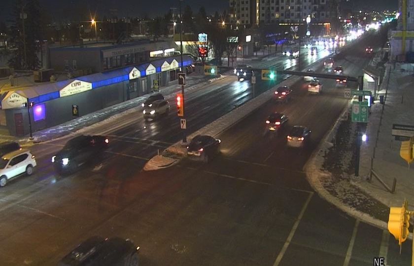 Tuxedo Park: 16 Avenue - Edmonton Trail NE