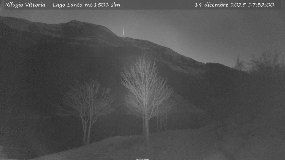 Pievepelago › North-west: Rifugio Alpino Vittoria - monte Giovo - Lago Santo