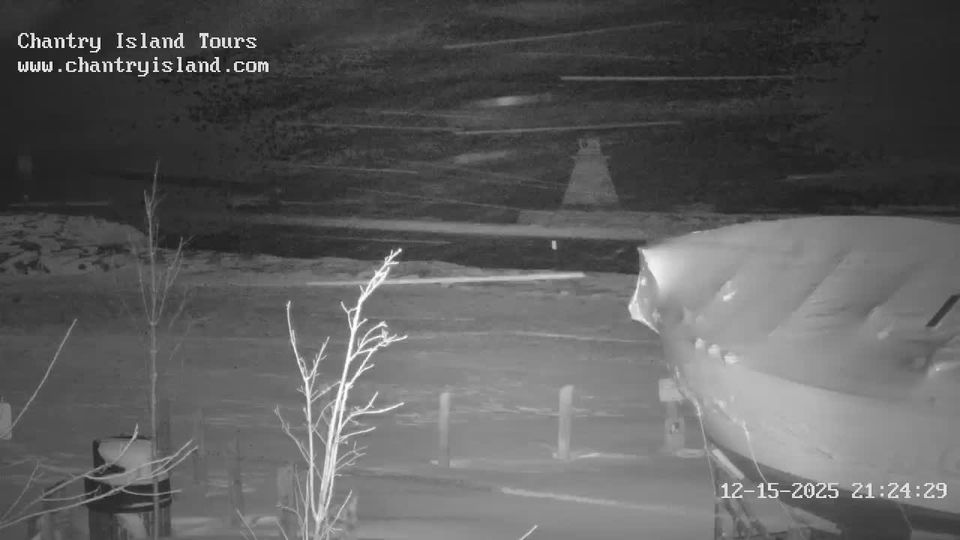 Saugeen Shores › North-west: Southampton Range Light (Lighthouse) - Southampton - Saugeen River - Southampton Harbour Hotel & Spa