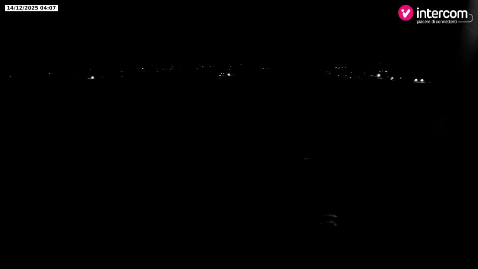 Vaprio d'Agogna › North: Suno