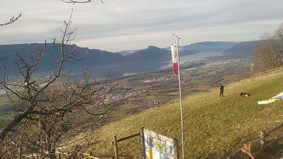 Verel-Pragondran: Décollage parapente