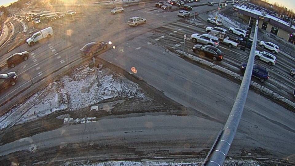 Anchorage: Deer Park Apartment Homes: Lake Otis & Tudor