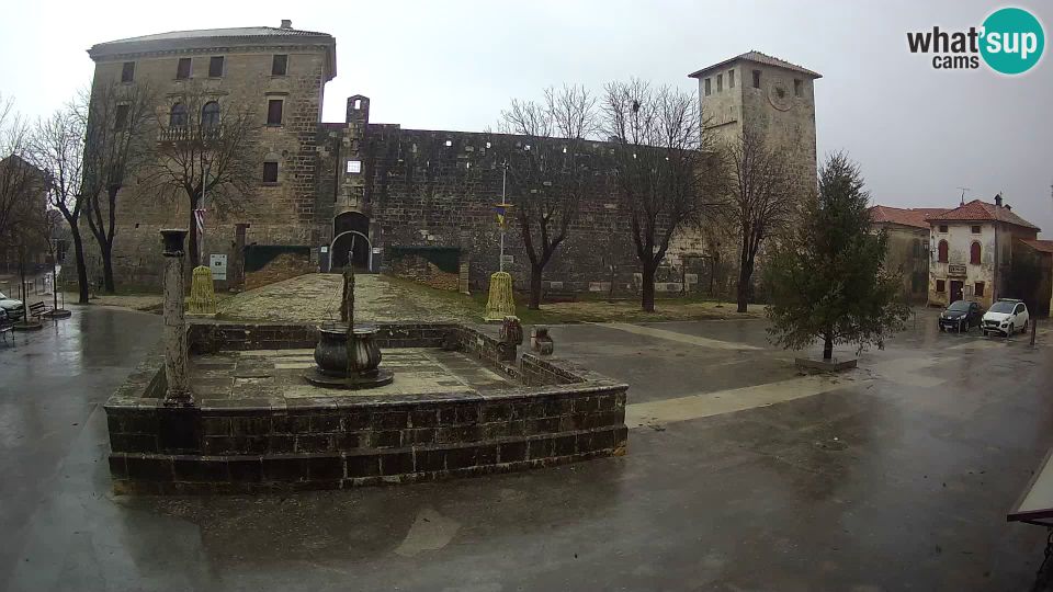 Svetvincenat: Webcam - the Castle and well - Istria - Croatia