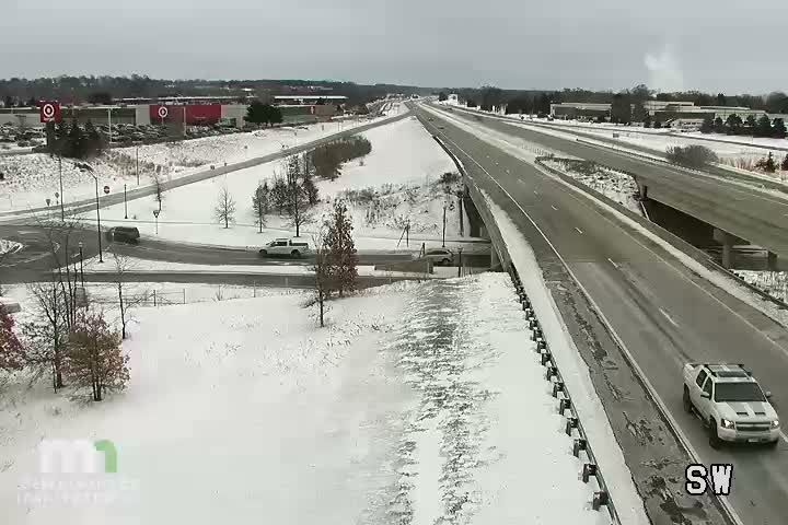 Cottage Grove: T.H.61 NB @ Jamaica Ave