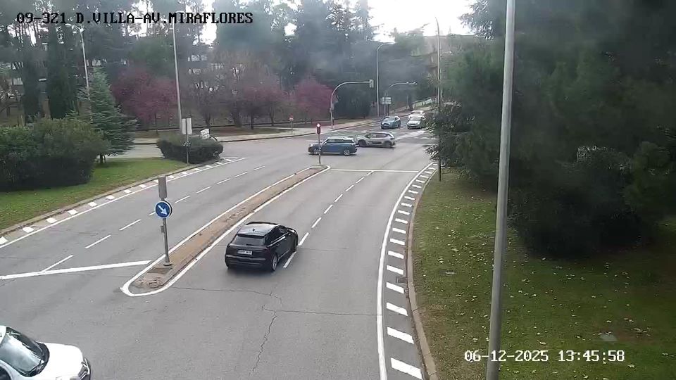 Madrid: Valdezarza: DEHESA DE LA VILLA - AV MIRAFLORES