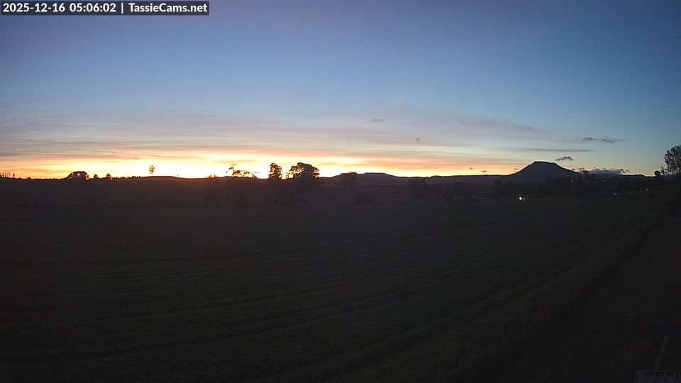 Deloraine › South-west: Quamby Bluff