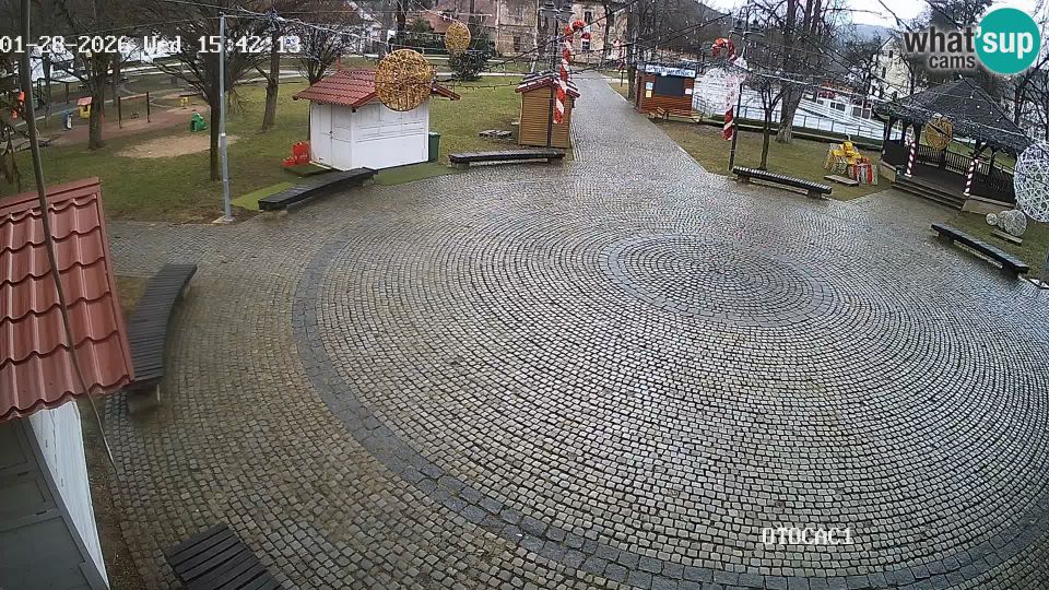 Otocac: center, Gacka river