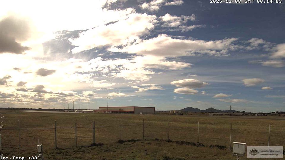 Parkes › North-west: Avalon Airport -> 300 deg