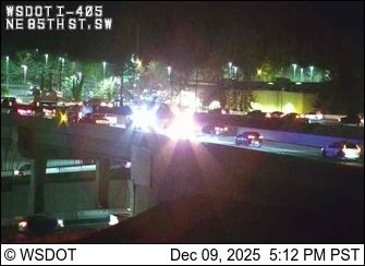 Kirkland: I-405 at MP 18: NE 85th, SW Quad