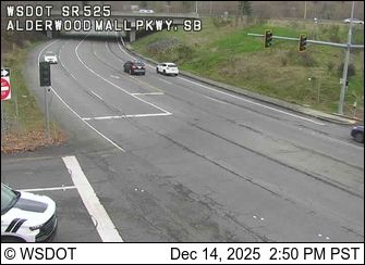 Lynnwood: SR 525 at MP .5: Alderwood Mall Parkway, SB