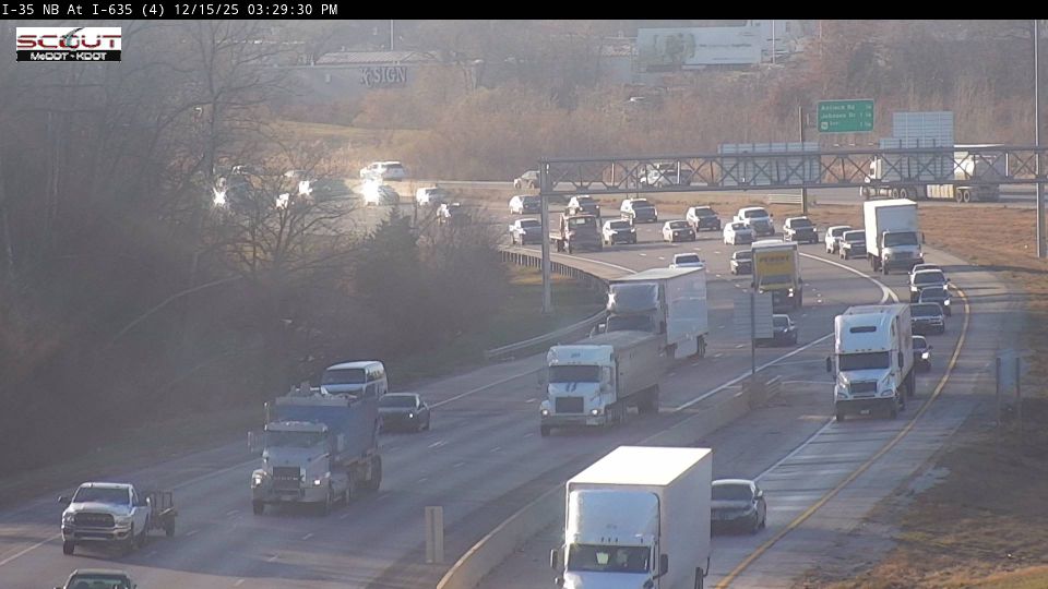 Overland Park: I-35 N @ I-635