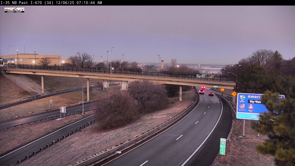 Downtown Kansas City: I-35 N @ NORTH OF I-670