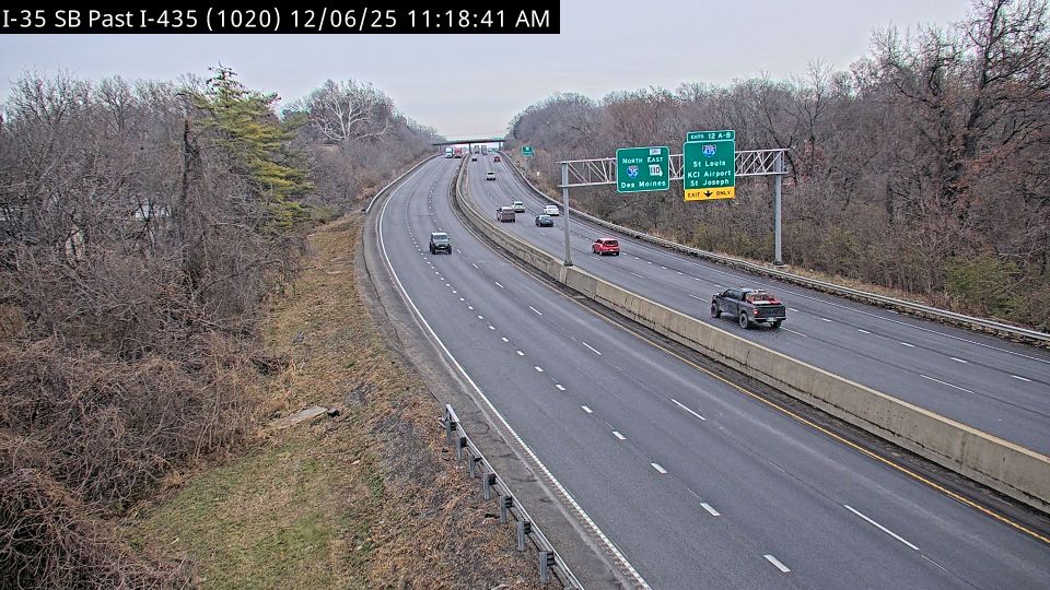 Claycomo: I-35 S @ SOUTH OF I-435