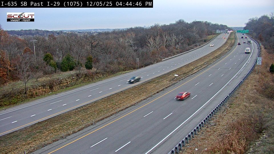 Riverside: I-635 S @ South of I-29