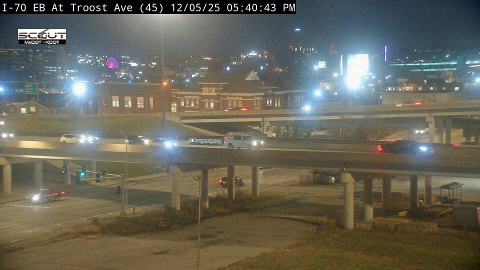Kansas City: I-70 E @ TROOST AVE