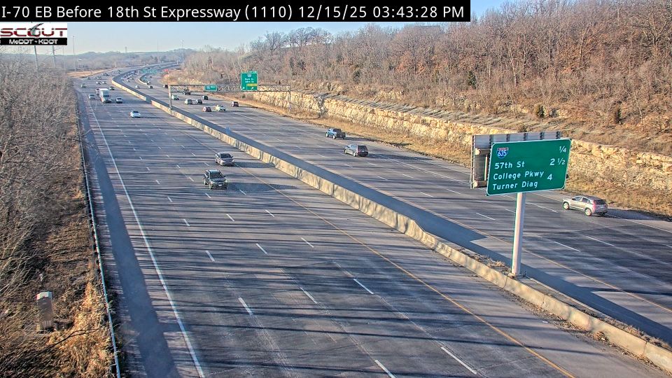 Kansas City: I-70 E @ W of18th Street