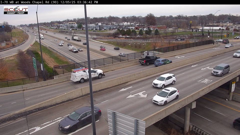 Blue Springs: I-70 W @ WOODS CHAPEL