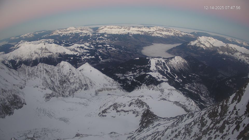 Saint-Gervais-les-Bains › East: Refuge du Goûter(3815m) - Grand couloir