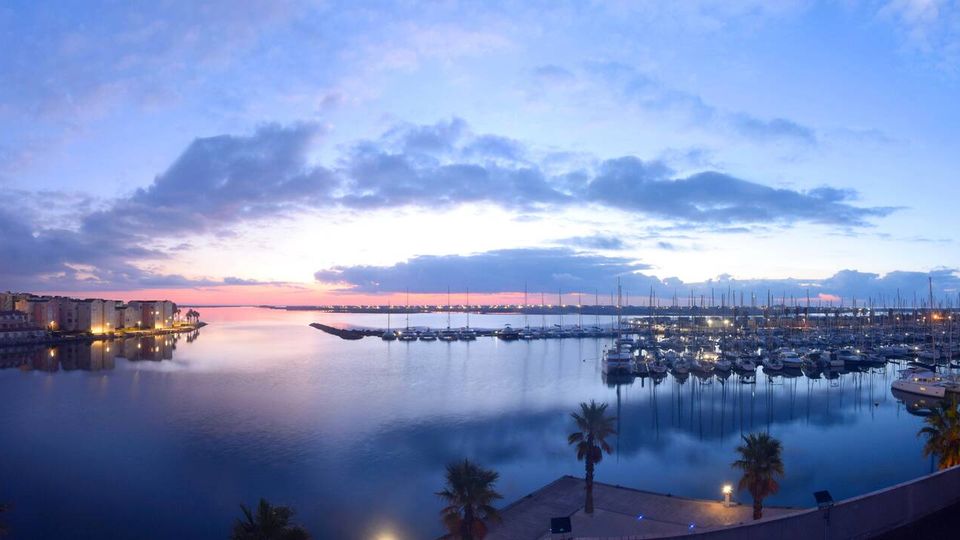 Gruissan: Capitainerie du Port de plaisance de Gruissan