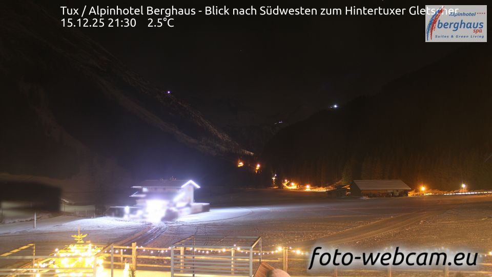 Gemeinde Tux: Tux - Alpinhotel Berghaus - Blick nach Südwesten zum Hintertuxer Gletscher