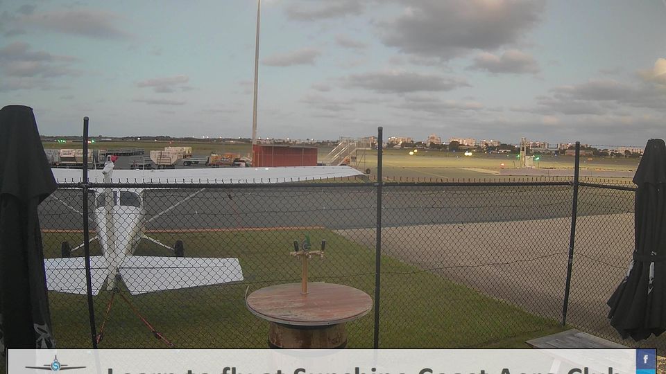 Burketown › East: YBSU - Sunshine Coast Airport -> Facing East