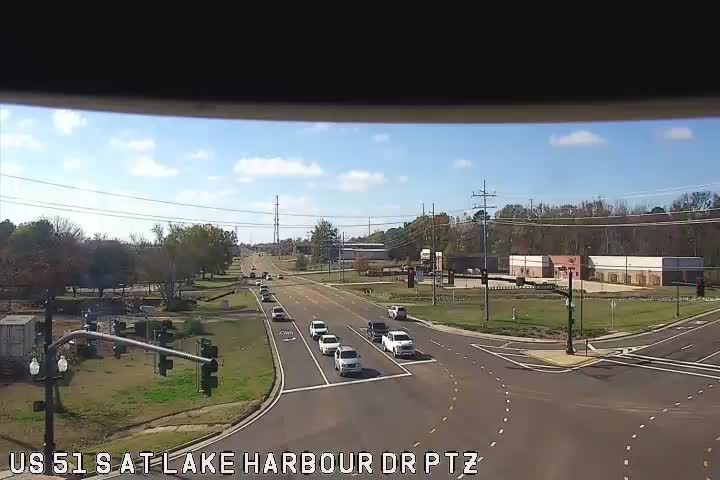 Ridgeland: US 51 at Lake Harbour Dr
