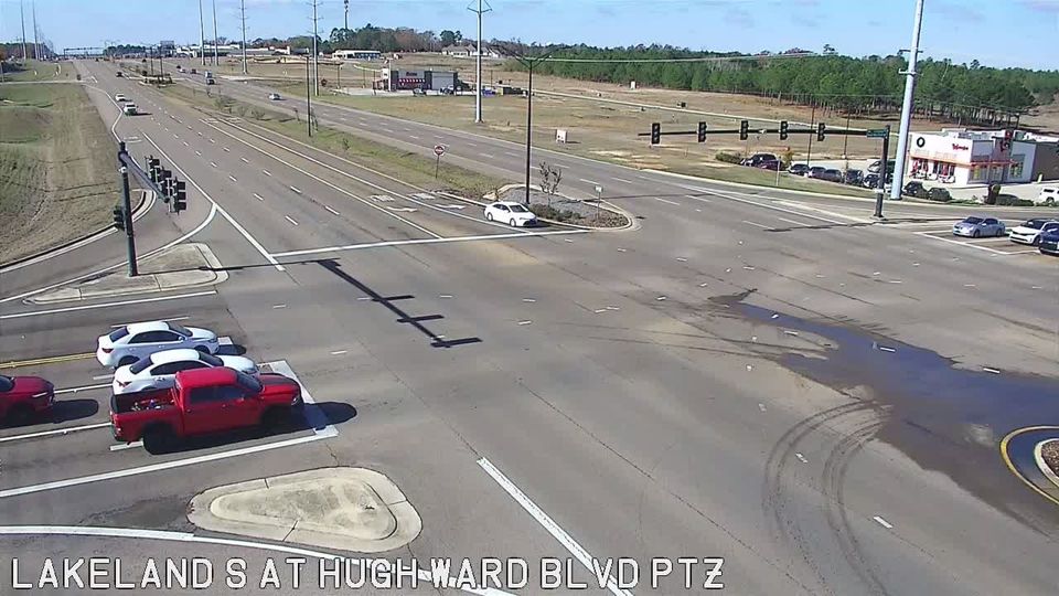 Mill Creek: Lakeland Dr at Hugh Ward Blvd