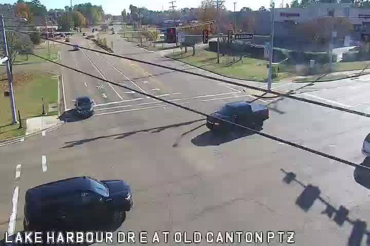 Ridgeland: Lake Harbour Dr at Old Canton