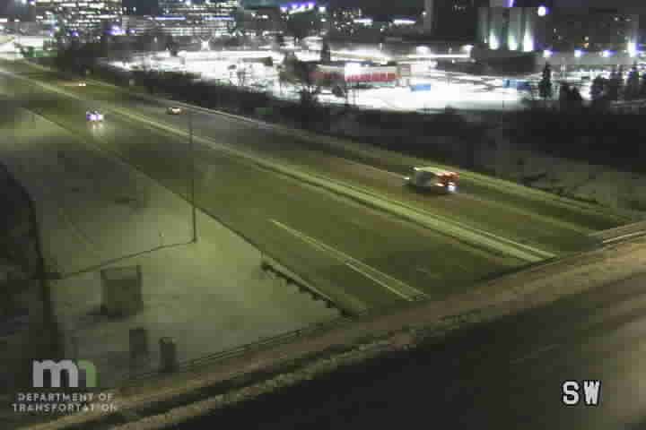 Edina: Lake Edina: MN 100: T.H.100 NB @ 77th St (Edina Industrial Blvd)