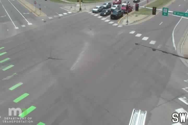 Burnsville: MN 13: T.H.13 WB @ Co Rd 11 (W River Hills Dr)