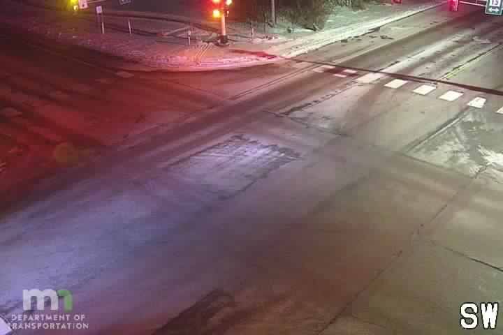 Victoria: MN 5: T.H.5 WB @ Bavaria Rd (Rolling Acres Rd)