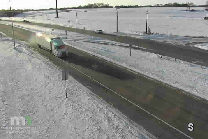 Hampton: US 52: T.H.52 NB @ 250th St (MP 104.6)