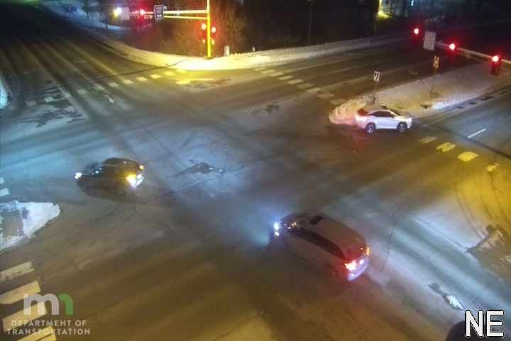 Mendota Heights: MN 62: T.H.62 EB @ Delaware Ave