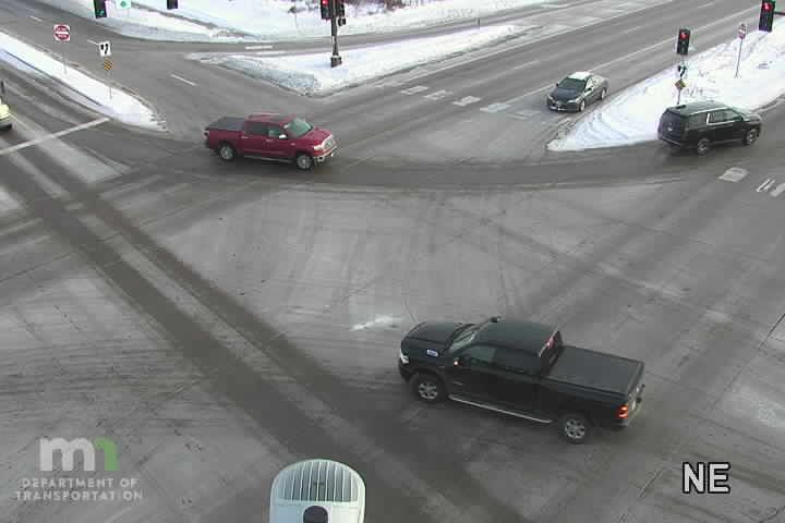 Chanhassen: MN 5: T.H.5 EB @ Galpin Blvd