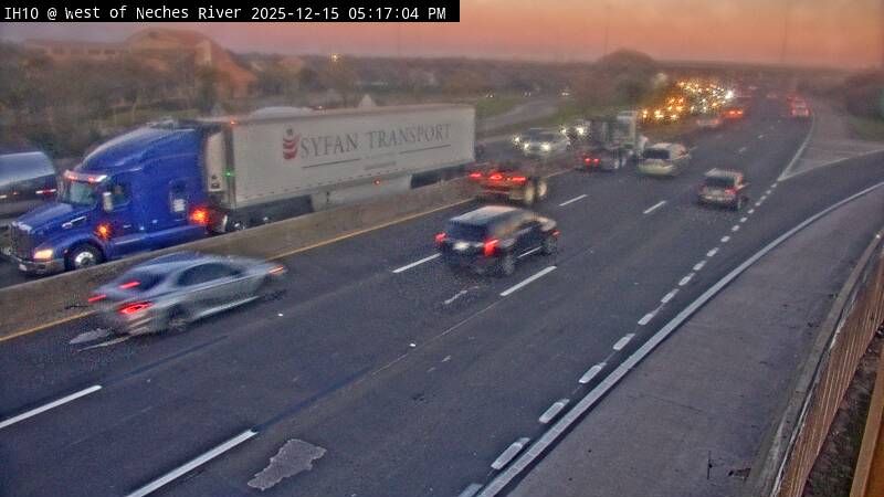 Beaumont › East: IH-10 @ West of Neches River