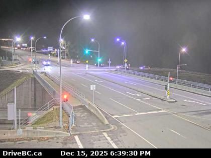 District of North Vancouver: Lynnmour › East: Highway 1 on the Mountain Highway overpass, looking east on Mountain Highway