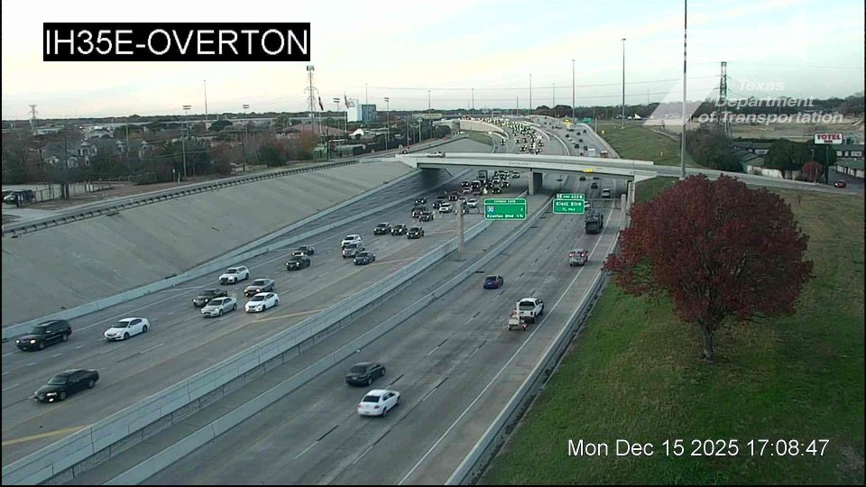 Dallas › North: IH35E @ Overton