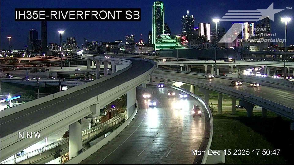 Dallas: South Side PID › North: IH35E @ Riverfront SB