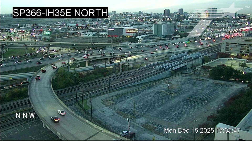 Dallas: Klyde Warren Park-Arts District PID › East: Spur 366 @ IH35E North